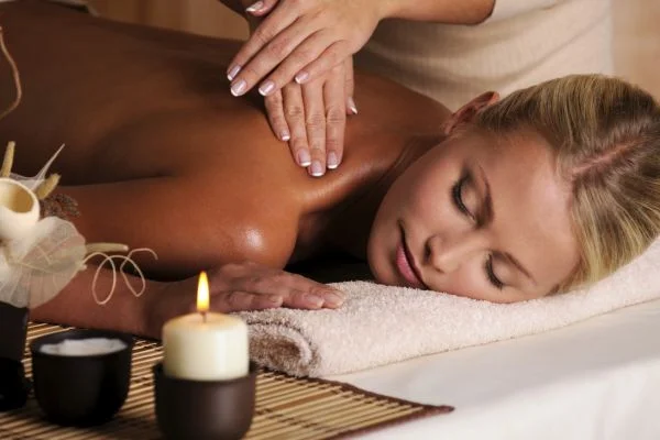 Aroma-Therapy-Massage.jpg-1